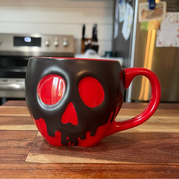 Disney Dining Disney Coffee Cup Snow White Poison Apple Heat Color